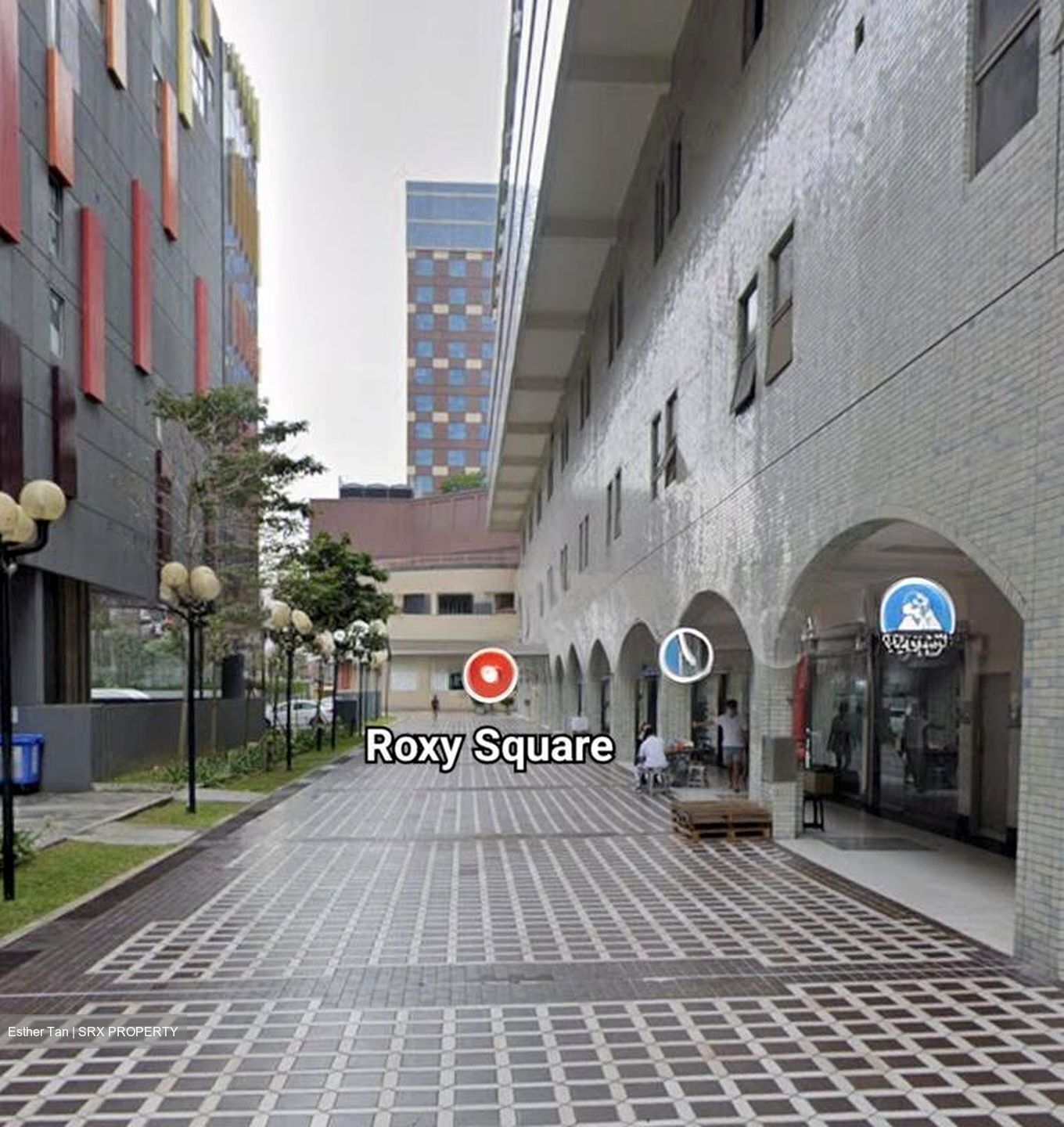 Roxy Square (D15), Retail #500534641